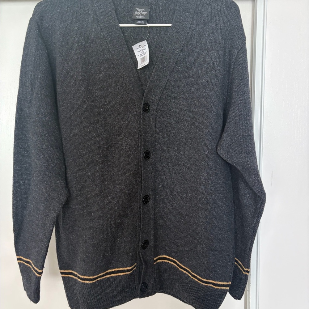 Unisex universal studios parks, hufflepuff cardigan sweater NWT
